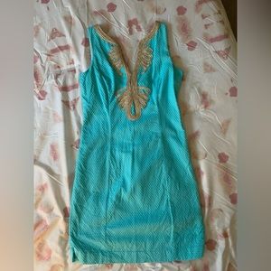 Excellent condition Lilly Pulitzer Turquoise/Gold Accent scoop back sheath dress